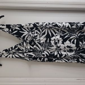 RonniNicole black and white sleeves dress